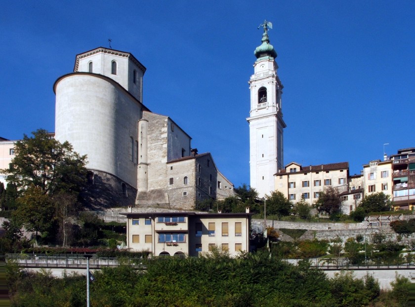 Beluno: Duomo (XVI): viseca apsida, Zvonara (66m, 1743), 22. sept. 2007.