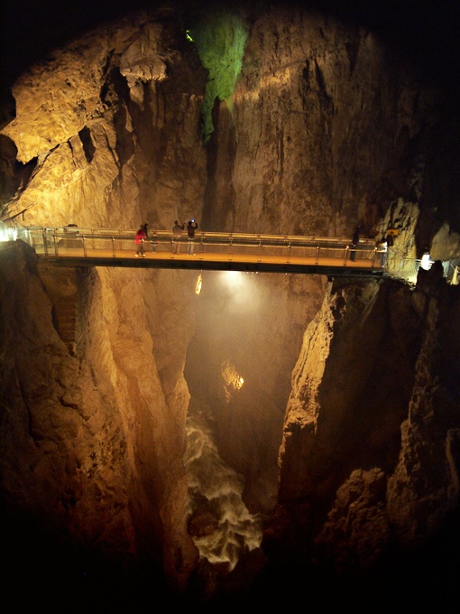 ?kocjan Caves(Slovenia)