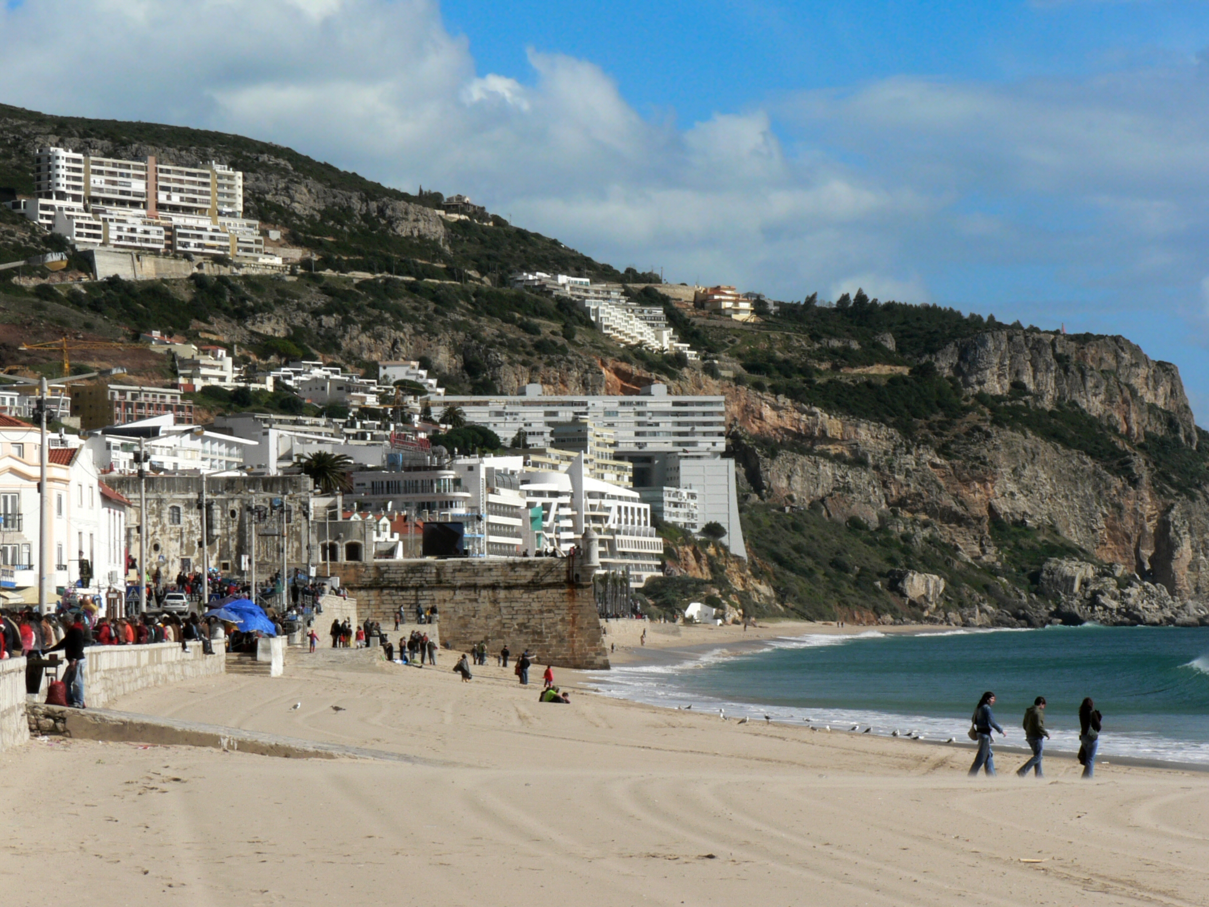 Vista_de_Sesimbra_-_vila_-_praia_-_fortaleza
