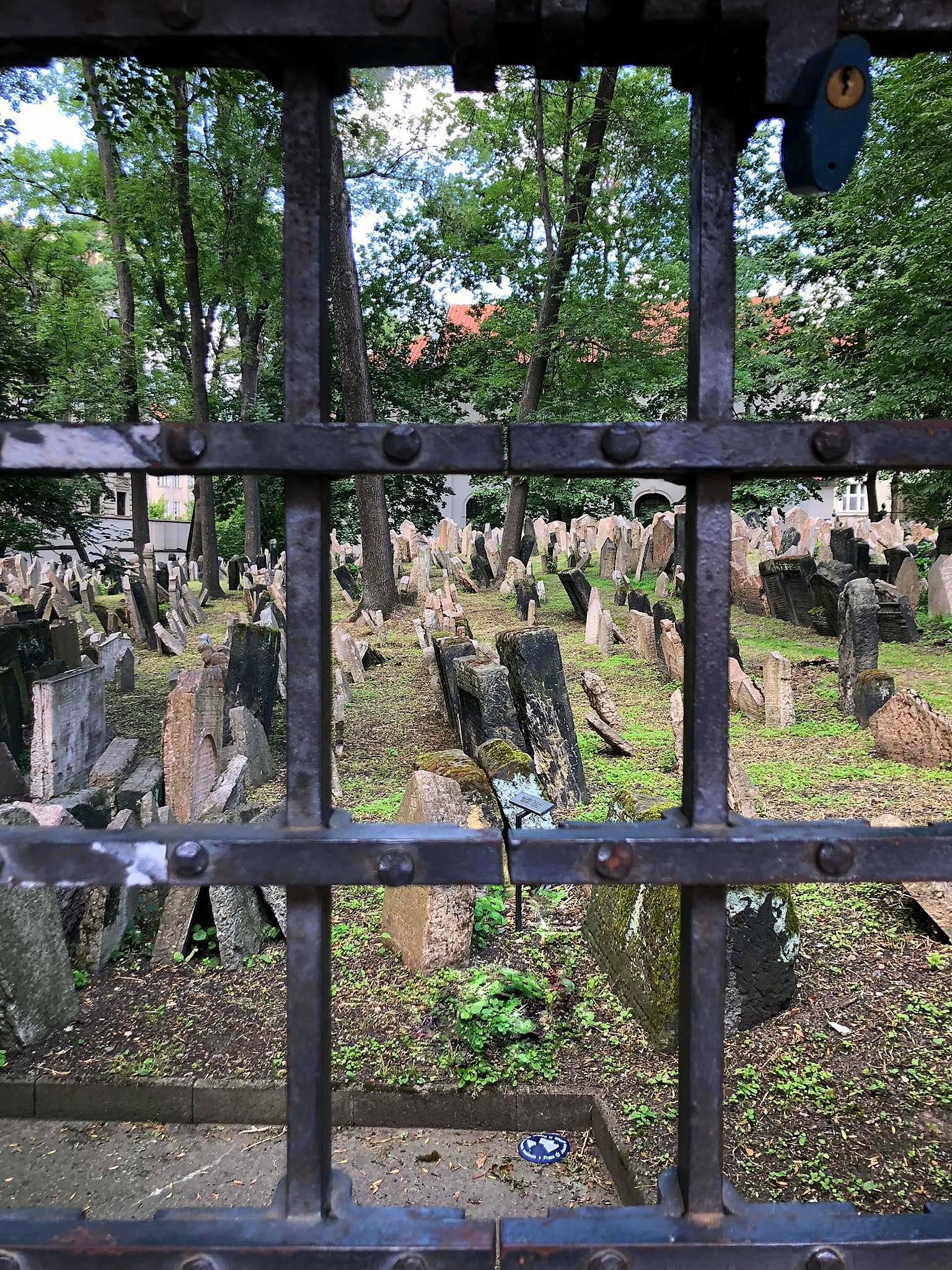 Filip Vasić: Staro jevrejsko groblje, Prag 2022.