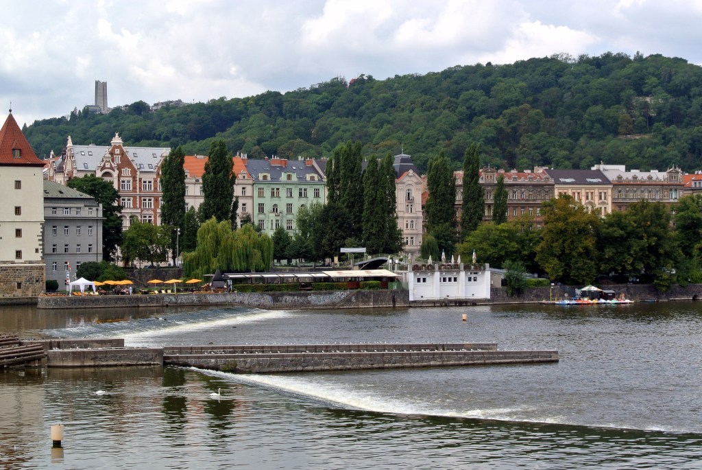 Prag 2012: prag u koritu Vltave